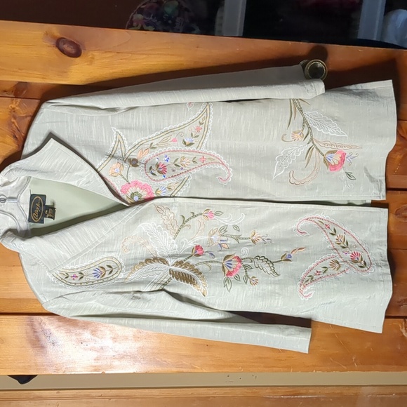 ALEX KIM* embroidered floral long sleeved, long blazer jacket side slit size M - Picture 9 of 17